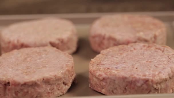 Masová Patty Raw Beef Patty Posuvník Zprava Doleva — Stock video