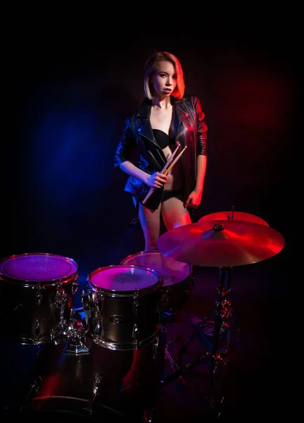 Blonde Girl Leather Jacket Drums Black Background — Stock Photo, Image