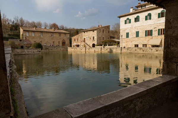 Piscina de agua termal en Bagno Vignoni — Foto de Stock