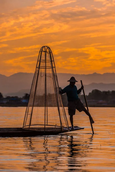 Pescador Inle Lake Shan Myanmar —  Fotos de Stock