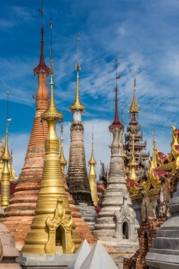 Shwe Inn Dein Pagoda Inle Gölü Shan devlet Myanmar