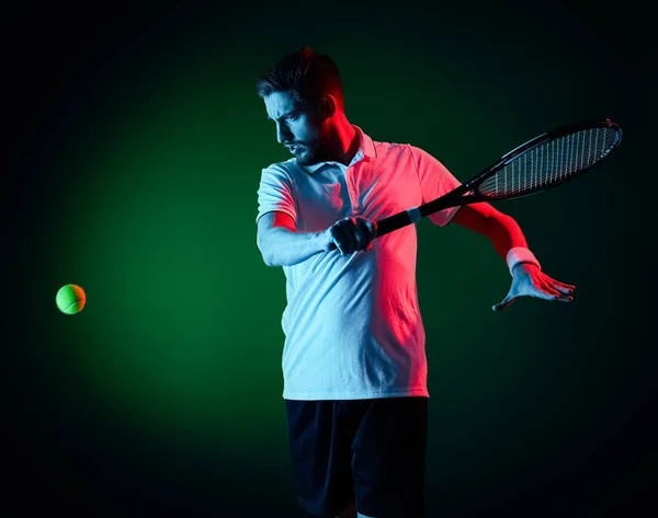 Joueur de tennis homme isolé — Photo