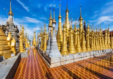 Shwe Inn Dein Pagoda Inle Gölü Shan devlet Myanmar