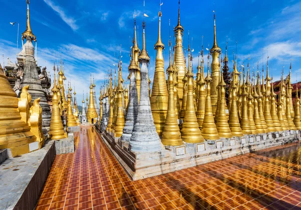 Shwe Inn Dein Pagoda Inle Lake Shan state Myanmar — Stock Photo, Image