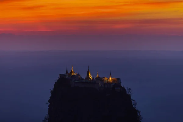 Por do sol Monte Popa Myanmar — Fotografia de Stock