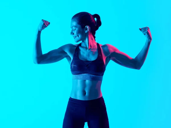 Gespierde vrouw exercsing fitness oefeningen geïsoleerd — Stockfoto