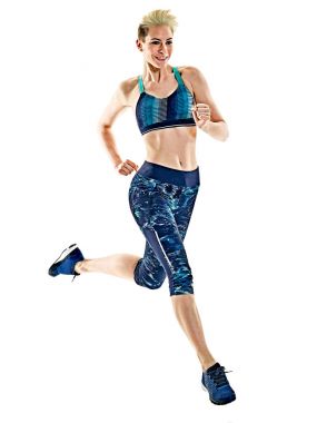 Beyaz arka plan jogging jogging yapan çalışan kadın runner izole