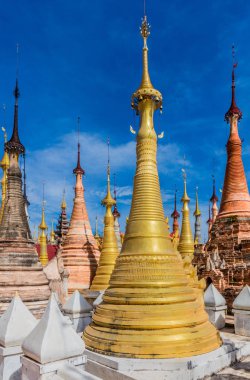 Shwe Inn Dein Pagoda Inle Gölü Shan devlet Myanmar