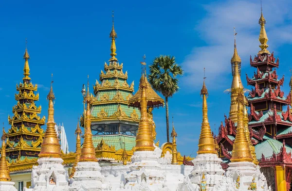 Pagoda Shwedagon di Yangon in Myanmar — Foto Stock