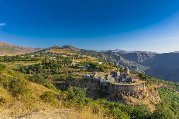 Панорамный пейзаж горы Татев монастырь Сюник Армения ориентир — стоковое фото