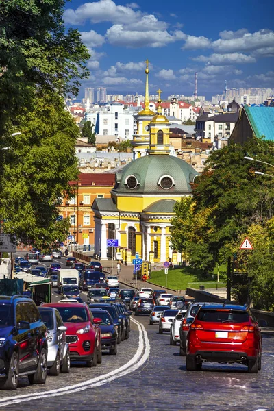 Volodymyrskij nedstigning Kiev Ukraina Landmärke — Stockfoto