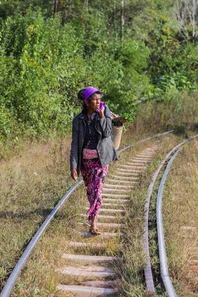 रेल्वे ट्रॅक कला शान राज्य म्यानमार — स्टॉक फोटो, इमेज