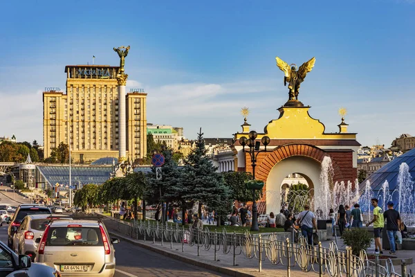 マイダン広場キエフのスカイラインの街並みウクライナのランドマーク — ストック写真