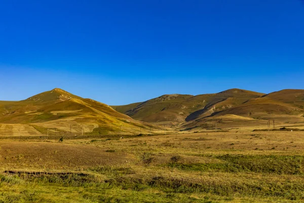 Panorama paisagem Vardenis Gegharkunik Arménia marco — Fotografia de Stock