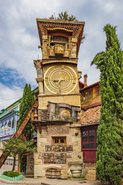Torre dell'Orologio pendente Tbilisi Georgia Europa punto di riferimento — Foto Stock