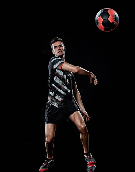 Kaukasische junge Handballer Mann isoliert schwarzen Hintergrund — Stockfoto