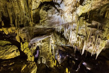 Prometheus karst mağarası Kumistavi Imereti Gürcistan 'ın dönüm noktası
