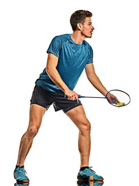 Badminton oyuncusu genç adam beyaz arkaplanı izole etti