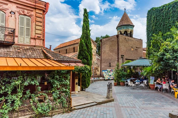 Restaurant gata gammal stad Tbilisi Georgia Europa landmärke Stockbild