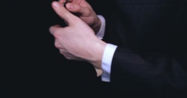 İzle, siyah arka plan dokunmadan işadamı takım,.