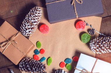 Hediyeler, koniler, şekerler ve Marmelatlar, boş kutuları