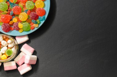 parlak renkli şeker