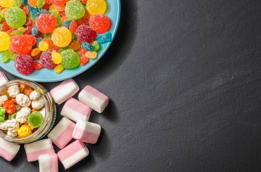 parlak renkli şeker