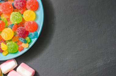 parlak renkli şeker