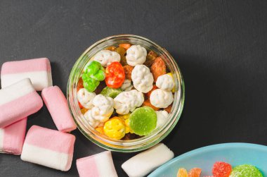 parlak renkli şeker