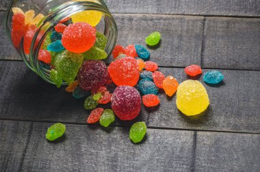 parlak renkli şeker