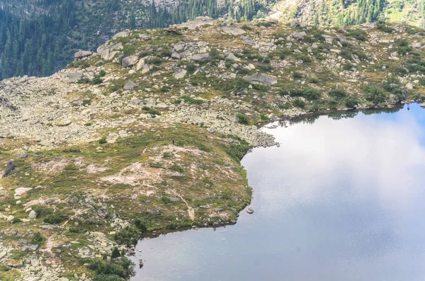 Paisaje diurno, vista de montañas y rocas — Foto de Stock