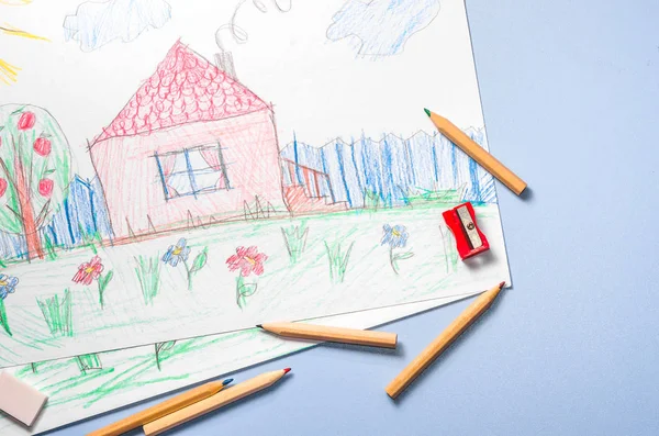 Çocuk çizim ve renk kalemler