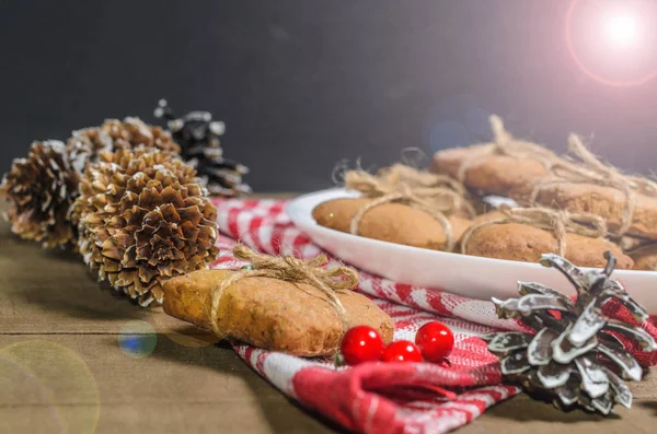 Galletas Leche Una Servilleta Roja Decoración Navidad Con Espacio Libre —  Fotos de Stock