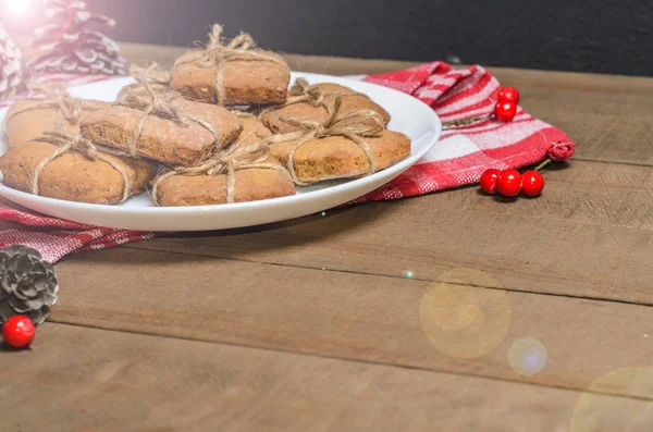 Galletas Leche Una Servilleta Roja Decoración Navidad Con Espacio Libre —  Fotos de Stock