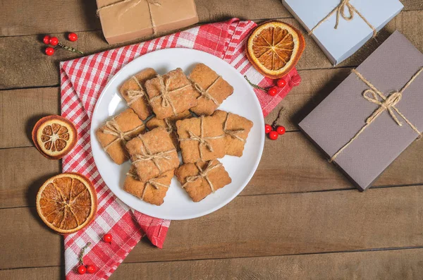 Biscoitos Leite Presentes Guardanapo Vermelho Decoração Natal Com Espaço Livre — Fotografia de Stock