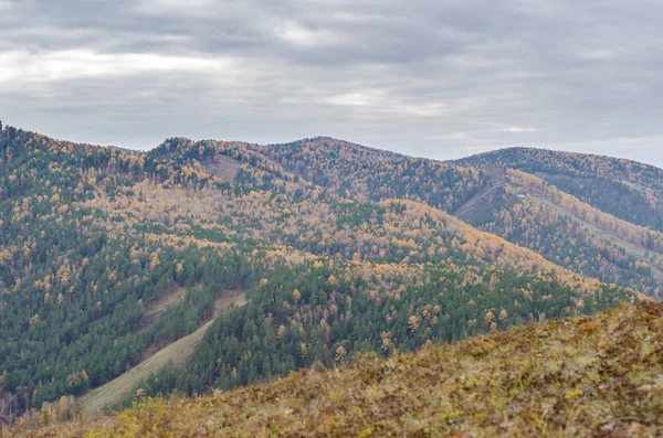 Paisaje Montaña Día Nublado Otoño Rusia Syberia — Foto de Stock