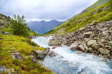 Yatay, dağ ve nehir