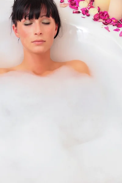 Relax woman in bath tub — Stock Photo, Image