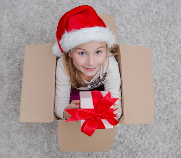 Caja de apertura de Navidad — Foto de Stock