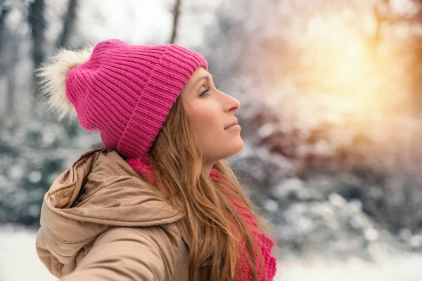 Zorgeloos winterseizoen — Stockfoto