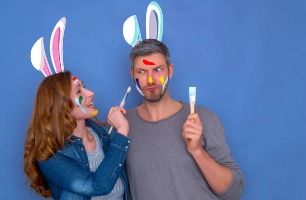 Happy easter couple — Stock Photo, Image