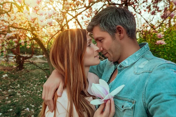 Happy lifestyle couple — Stock Photo, Image