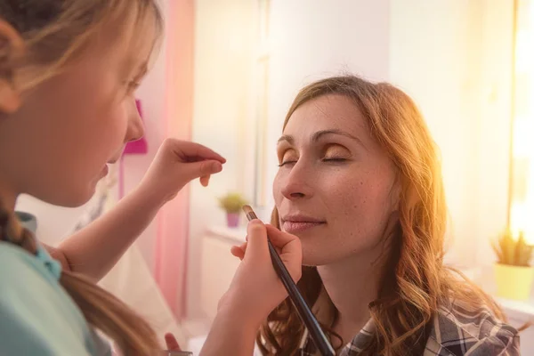 Mor dotter kvinnliga frågor — Stockfoto