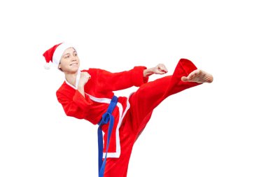 Beyaz bir arka plan üzerinde atlet yetişkin tekme atıyor