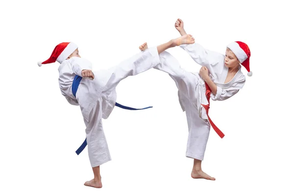 Två karateka slår kick benet att träffa varandra — Stockfoto