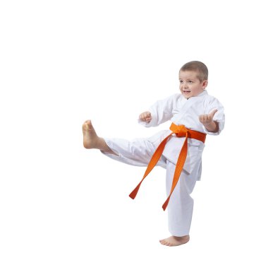 Çocuk darbe bacak eğitiyor