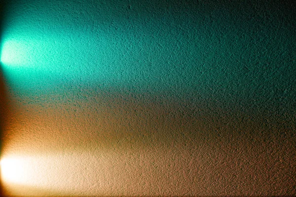 两个平行的奶油灯和绿松石灯 — 图库照片