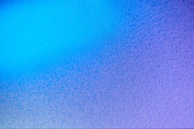 Bir arka planda mavi bulanık ve mor ince desenli.