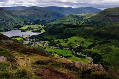 Ullswater aşağı görüntülemek