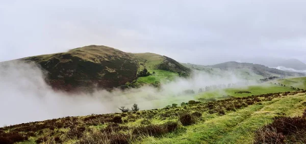 Inversión en la nube y caída de la venta — Foto de Stock